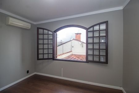 Casa à venda com 300m², 4 quartos e 5 vagasQuarto 1