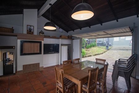 Casa à venda com 300m², 4 quartos e 5 vagasGaragem e Área Gourmet