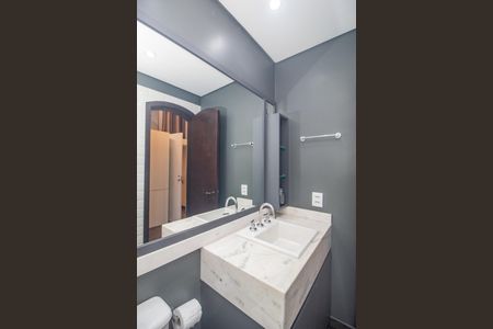 Casa à venda com 300m², 4 quartos e 5 vagasBanheiro 2