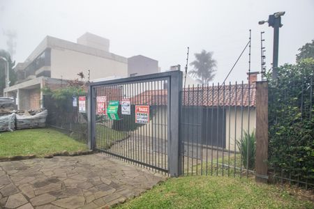 Casa à venda com 300m², 4 quartos e 5 vagasFachada e placa