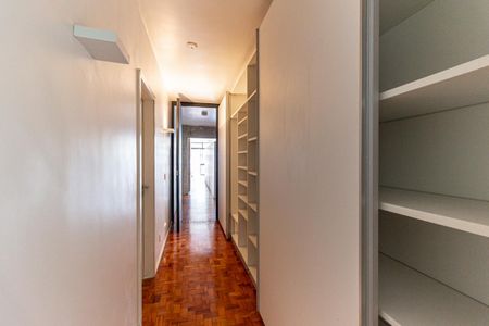 Apartamento à venda com 244m², 4 quartos e 1 vagaCorredor