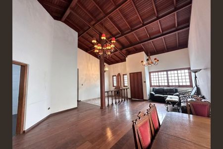 Casa à venda com 300m², 5 quartos e 4 vagas Casa à venda com 300m², 5 quartos e 4 vagasFoto 03