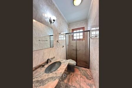 Casa à venda com 300m², 5 quartos e 4 vagas Casa à venda com 300m², 5 quartos e 4 vagasFoto 18