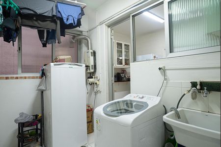 Apartamento à venda com 130m², 3 quartos e sem vagaÁrea de Serviço