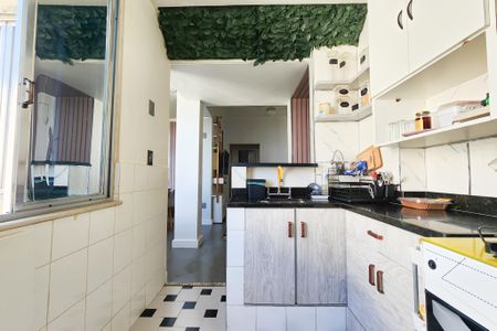 Apartamento à venda com 60m², 2 quartos e sem vagaCozinha