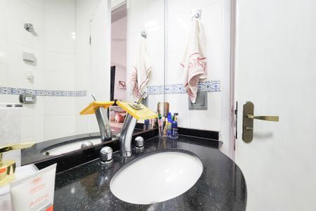 Apartamento à venda com 60m², 2 quartos e sem vagaBanheiro