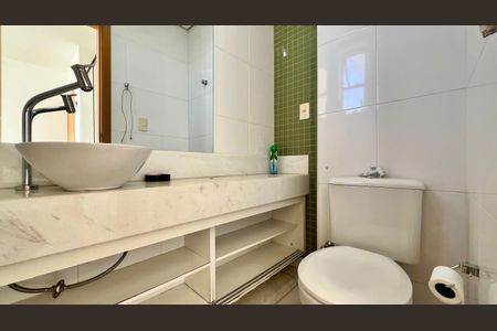 Apartamento à venda com 169m², 3 quartos e 3 vagasBanheiro 2