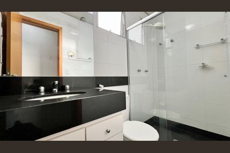 Apartamento à venda com 169m², 3 quartos e 3 vagasBanheiro 1