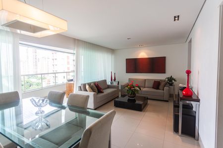 Apartamento à venda com 120m², 4 quartos e 2 vagas Apartamento à venda com 120m², 4 quartos e 2 vagasSala