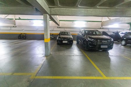 Apartamento à venda com 120m², 4 quartos e 2 vagas Apartamento à venda com 120m², 4 quartos e 2 vagasGaragem