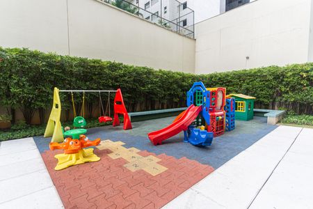 Apartamento à venda com 120m², 4 quartos e 2 vagas Apartamento à venda com 120m², 4 quartos e 2 vagasPlayground