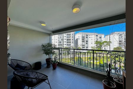 Apartamento à venda com 83m², 2 quartos e 2 vagas Apartamento à venda com 83m², 2 quartos e 2 vagasVaranda