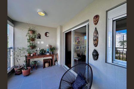 Apartamento à venda com 83m², 2 quartos e 2 vagas Apartamento à venda com 83m², 2 quartos e 2 vagasVaranda