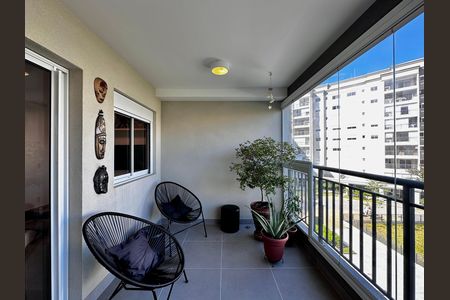 Apartamento à venda com 83m², 2 quartos e 2 vagas Apartamento à venda com 83m², 2 quartos e 2 vagasVaranda