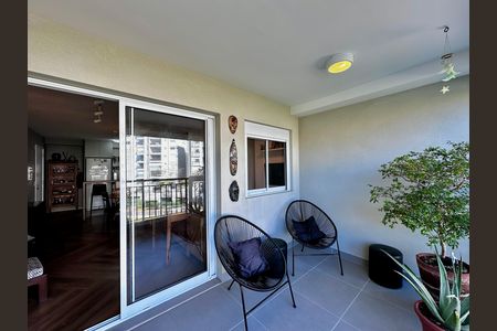 Apartamento à venda com 83m², 2 quartos e 2 vagas Apartamento à venda com 83m², 2 quartos e 2 vagasVaranda