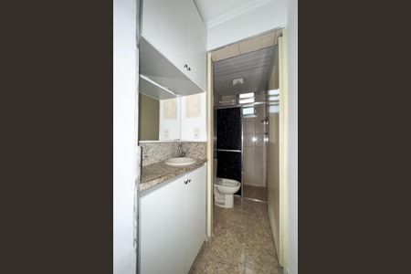 Apartamento à venda com 55m², 2 quartos e 1 vaga Apartamento à venda com 55m², 2 quartos e 1 vagaBanheiro