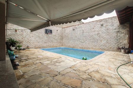 Casa para alugar com 250m², 4 quartos e 2 vagasPiscina