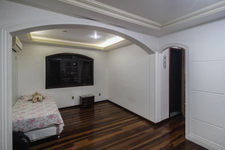 Casa para alugar com 250m², 4 quartos e 2 vagasSuíte 1