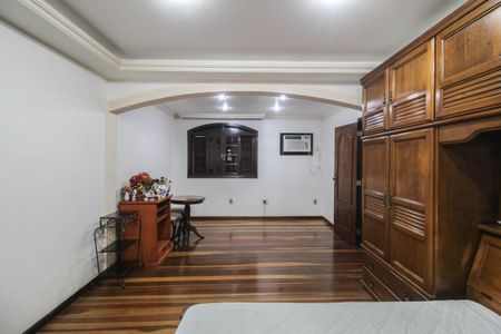 Casa para alugar com 250m², 4 quartos e 2 vagasSuíte 2
