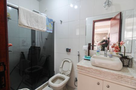 Casa para alugar com 250m², 4 quartos e 2 vagasBanheiro de Serviço