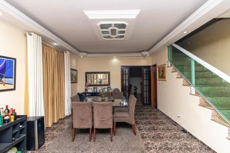 Casa à venda com 349m², 3 quartos e 3 vagas Casa à venda com 349m², 3 quartos e 3 vagasSala