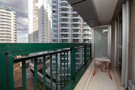 Apartamento para alugar com 38m², 1 quarto e 1 vaga Apartamento para alugar com 38m², 1 quarto e 1 vagaSacada