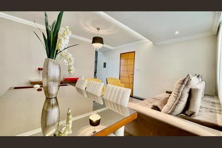 Apartamento à venda com 360m², 3 quartos e 4 vagasSala