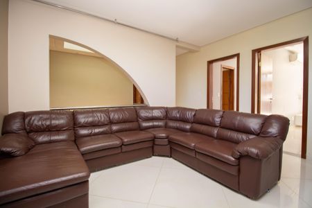 Casa de condomínio para alugar com 1000m², 5 quartos e 6 vagasSala 4