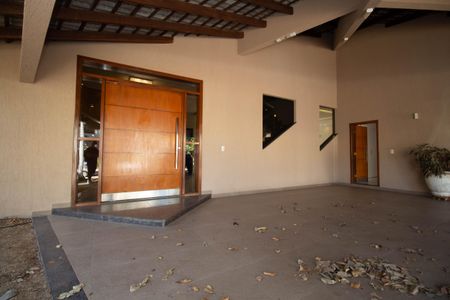 Casa de condomínio para alugar com 1000m², 5 quartos e 6 vagasGaragem