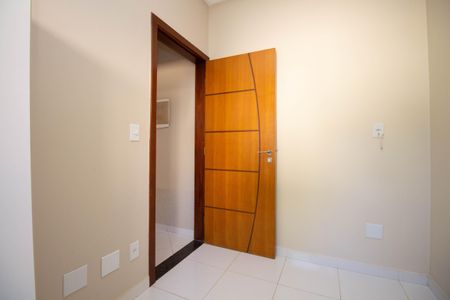 Casa de condomínio para alugar com 1000m², 5 quartos e 6 vagasQuarto de Serviço