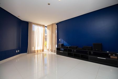 Casa de condomínio para alugar com 1000m², 5 quartos e 6 vagasSala 3