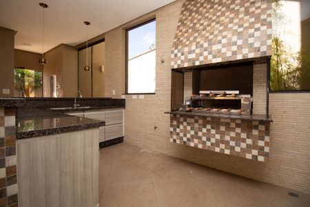 Casa de condomínio para alugar com 1000m², 5 quartos e 6 vagasChurrasqueira