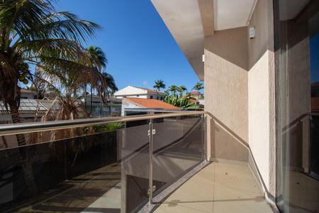 Casa de condomínio para alugar com 1000m², 5 quartos e 6 vagasSacada da Suíte 1