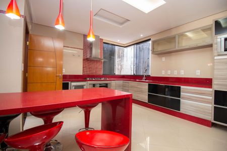 Casa de condomínio para alugar com 1000m², 5 quartos e 6 vagasCozinha