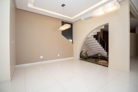 Casa de condomínio para alugar com 1000m², 5 quartos e 6 vagasSala 1