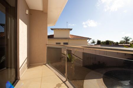 Casa de condomínio para alugar com 1000m², 5 quartos e 6 vagasSacada da Suíte 2