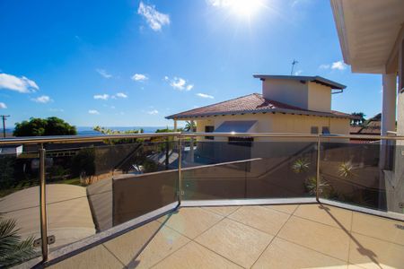 Casa de condomínio para alugar com 1000m², 5 quartos e 6 vagasSacada da Suíte 4