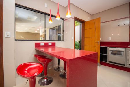 Casa de condomínio para alugar com 1000m², 5 quartos e 6 vagasCozinha