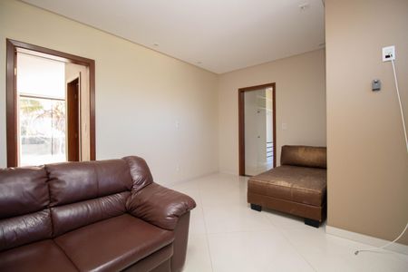 Casa de condomínio para alugar com 1000m², 5 quartos e 6 vagasSala 4