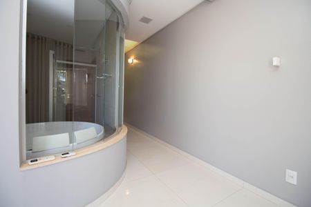 Casa de condomínio para alugar com 1000m², 5 quartos e 6 vagasBanheiro da Suíte 5