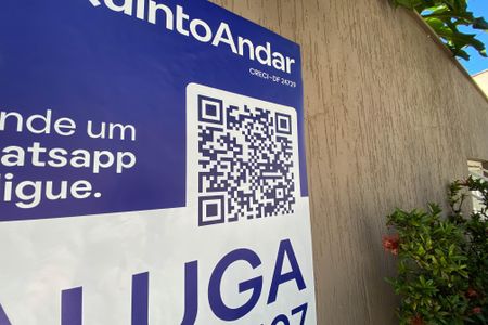 Casa de condomínio para alugar com 1000m², 5 quartos e 6 vagasPlaca