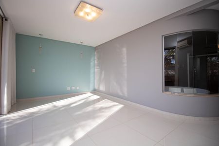 Casa de condomínio para alugar com 1000m², 5 quartos e 6 vagasSuíte 5