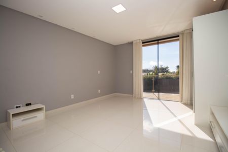 Casa de condomínio para alugar com 1000m², 5 quartos e 6 vagasSuíte 2