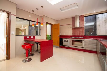 Casa de condomínio para alugar com 1000m², 5 quartos e 6 vagasCozinha