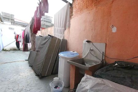 Casa para alugar com 200m², 2 quartos e 2 vagas Casa para alugar com 200m², 2 quartos e 2 vagasCorredor Lateral