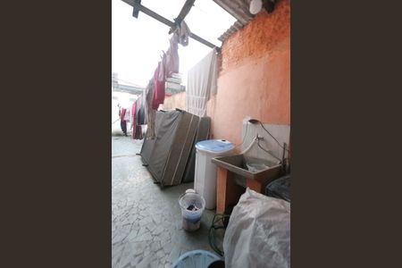 Casa para alugar com 200m², 2 quartos e 2 vagas Casa para alugar com 200m², 2 quartos e 2 vagasCorredor Lateral