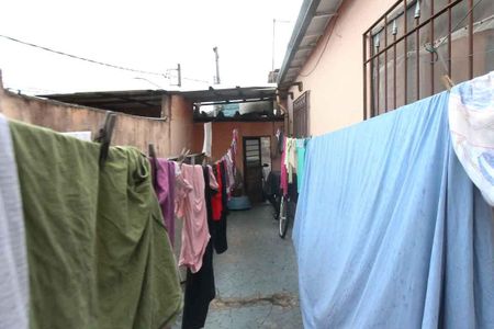 Casa para alugar com 200m², 2 quartos e 2 vagas Casa para alugar com 200m², 2 quartos e 2 vagasCorredor Lateral