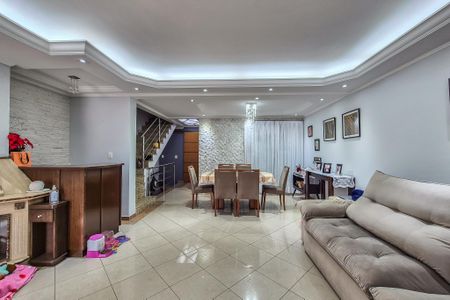 Casa à venda com 289m², 4 quartos e 5 vagas Casa à venda com 289m², 4 quartos e 5 vagasSala