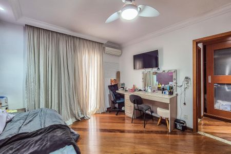 Casa à venda com 289m², 4 quartos e 5 vagas Casa à venda com 289m², 4 quartos e 5 vagasQuarto 3 - Suíte