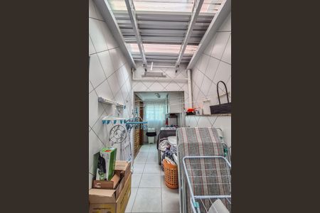 Casa à venda com 289m², 4 quartos e 5 vagas Casa à venda com 289m², 4 quartos e 5 vagasÁrea de Serviço